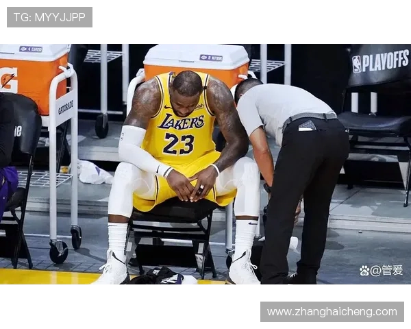 詹姆斯赛季结束后是否退役还是换队仍在犹豫未来去向未定